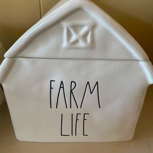 Rae Dunn Farm Life cookie jar 🚜